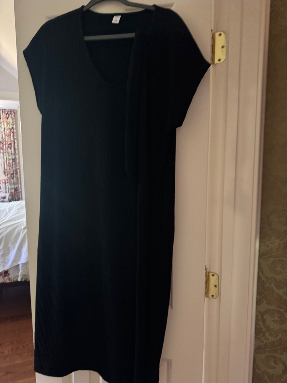 Old Navy Black V-Neck Knit Midi Dress